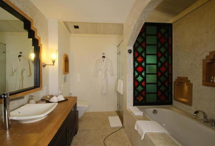 Люкс с Бассейном, Plumeria Lake Resort & Spa, By Zaahrah Hotels And Resorts