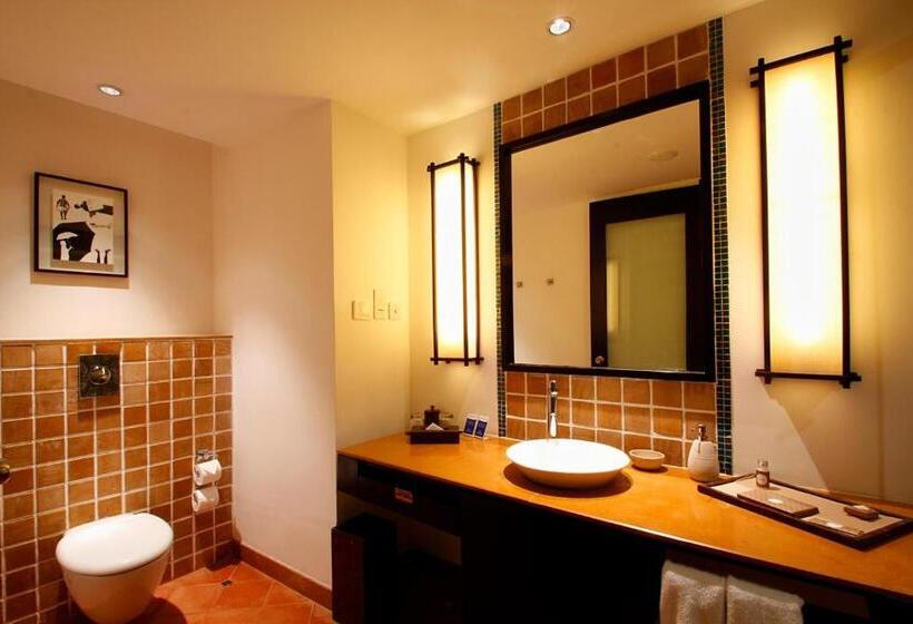 Номер Стандарт с Балконом, Plumeria Lake Resort & Spa, By Zaahrah Hotels And Resorts