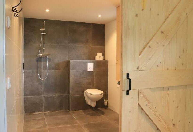 Номер Стандарт Вид на Сад, Doezumertocht