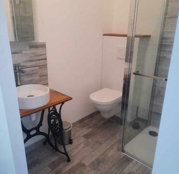 标准间, La Tour Laffage