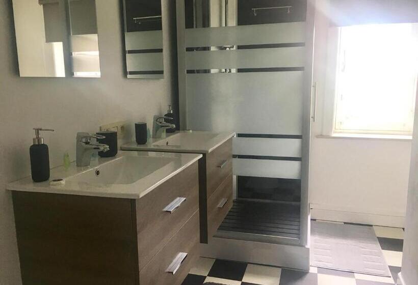 家庭间, Maison Blanche