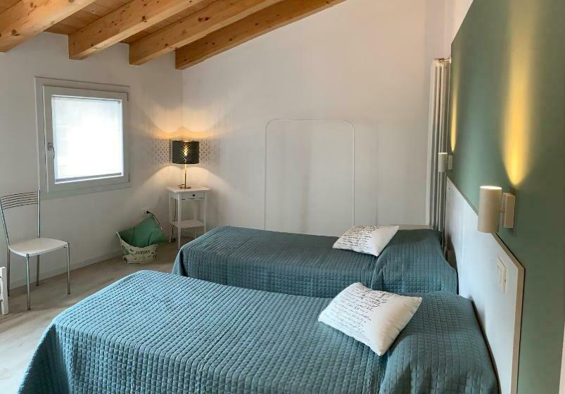 غرفة قياسية مطلّة علي الحديقة, Villavecchia