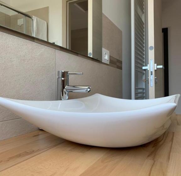 غرفة قياسية مطلّة علي الحديقة, Villavecchia