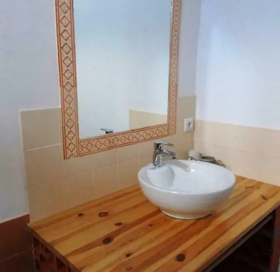 スイート, Casas De Campo De Vale De Junco