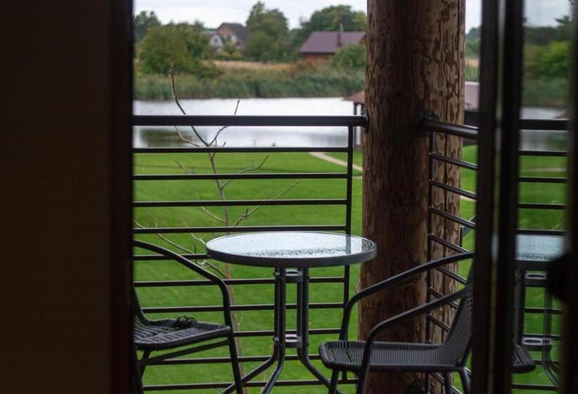 패밀리 룸, Eden Resort