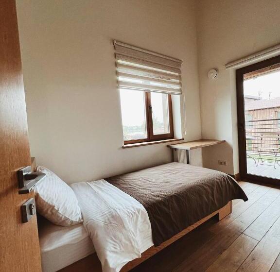 패밀리 룸, Eden Resort