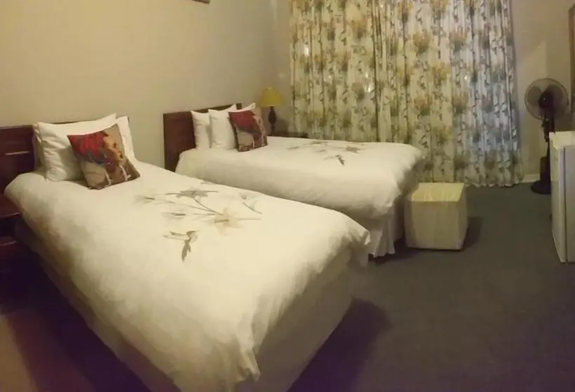 バス共有のスタンダードルーム, Kwa Dlamathe Guesthouse