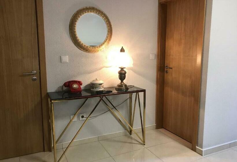 جناح جونيور مطلّ علي حمام السباحة, Pinheirinhos   Quinta De São Caetano