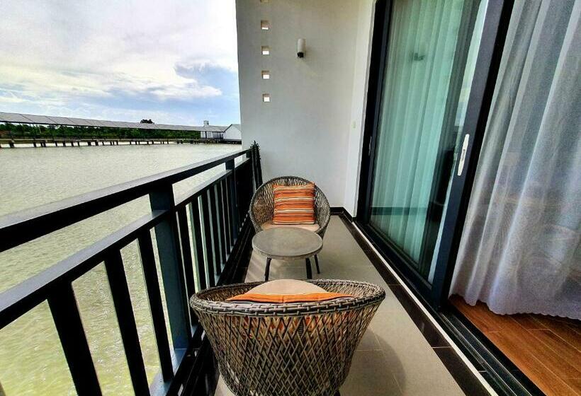 家庭间, Shanghai Resort