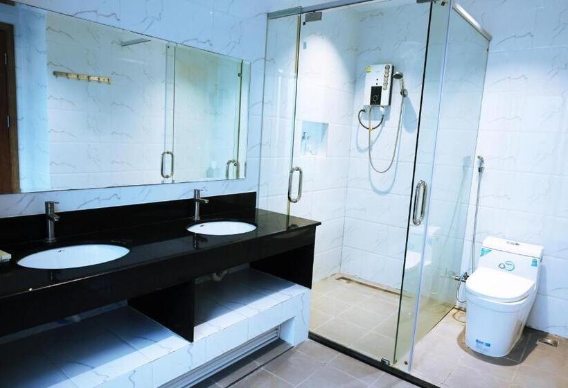 标准间带阳台, Shanghai Resort