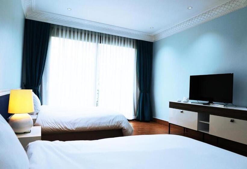 标准间带阳台, Shanghai Resort