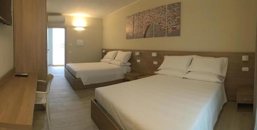 غرفة قياسية رباعية, Terrazza Rooms