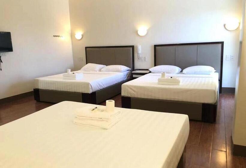 سوییت خانوادگی, Meaco Royal Hotel  Aparri