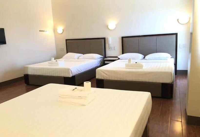 سوییت خانوادگی, Meaco Royal Hotel  Aparri