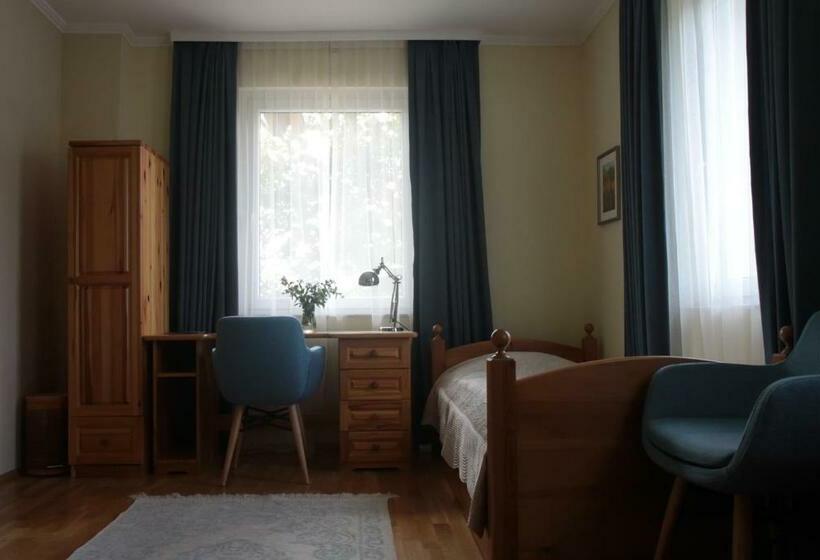 标准单人间, Gurudeva Bhavan