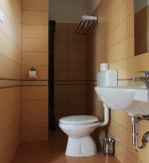 标准间, Gurudeva Bhavan