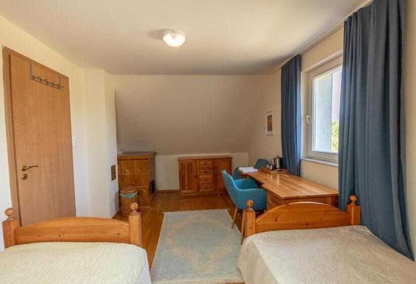 带共用浴室的标准房间, Gurudeva Bhavan