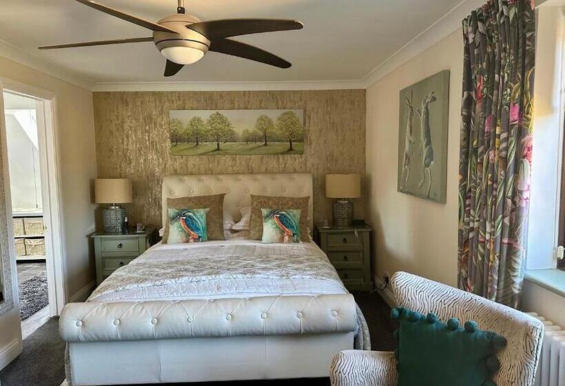 デラックスルーム, Beechwood B And B