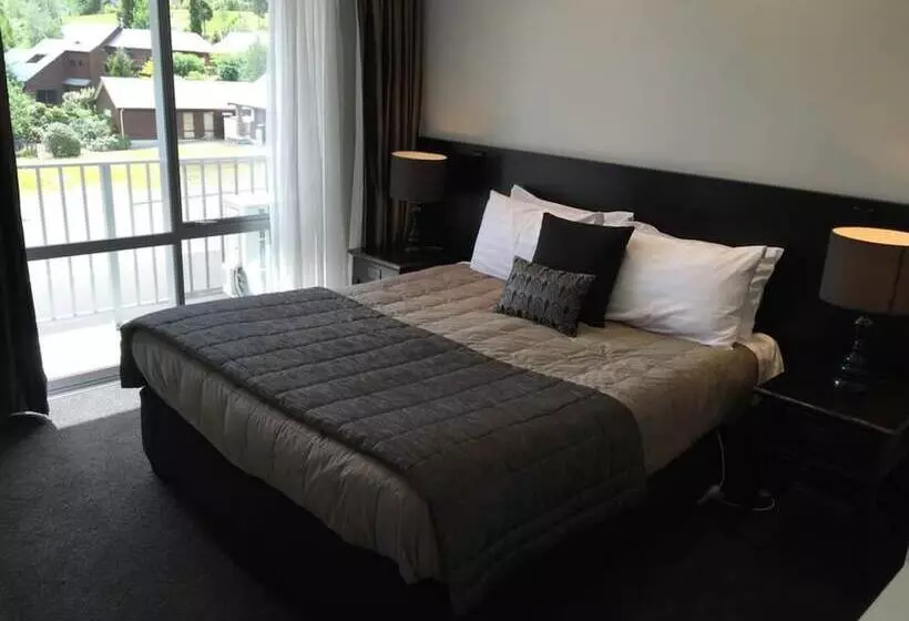 1ベッドルームアパートメント, Clear Ridge Apartments
