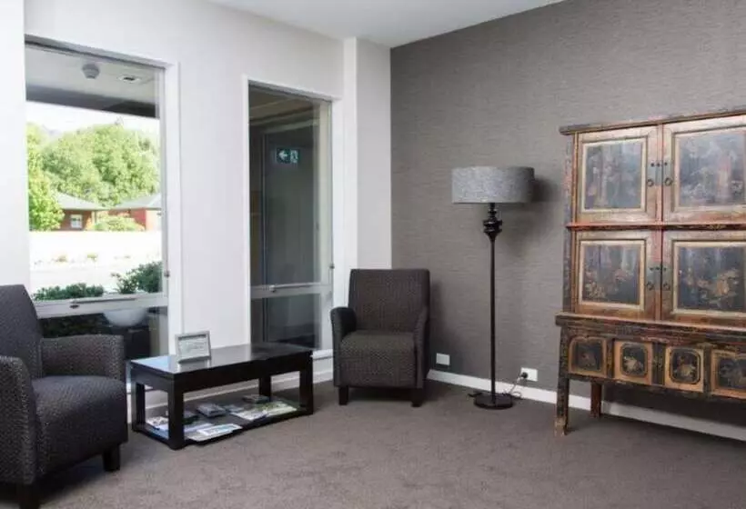 1ベッドルームアパートメント, Clear Ridge Apartments