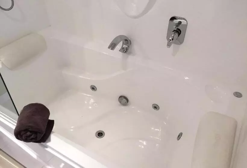 2ベッドルームアパートメント, Clear Ridge Apartments