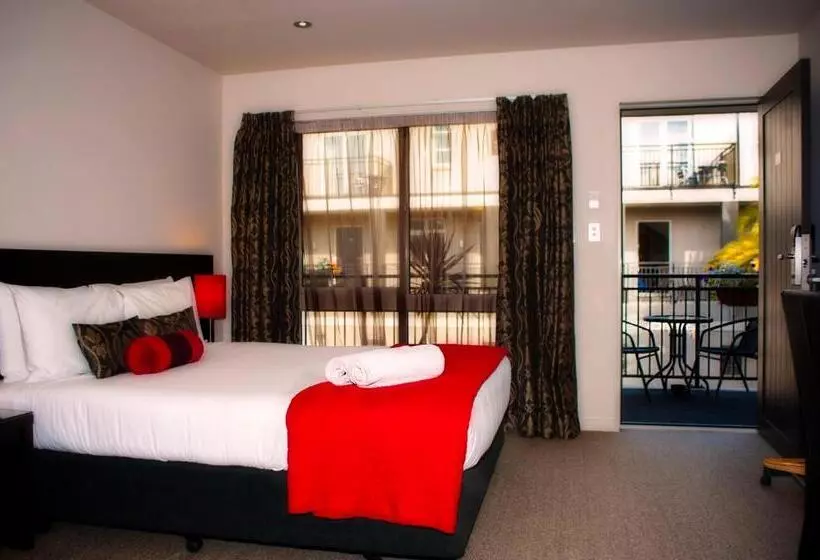استودیوی استاندارد, Dunedin Palms Motel