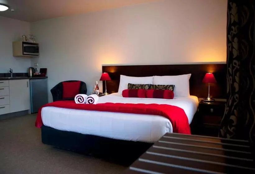 استودیوی استاندارد, Dunedin Palms Motel
