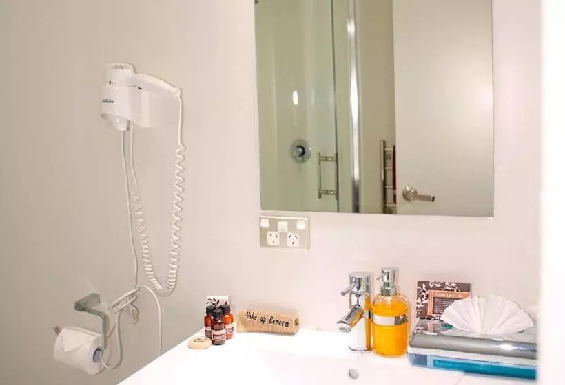 استودیوی لوکس, Dunedin Palms Motel