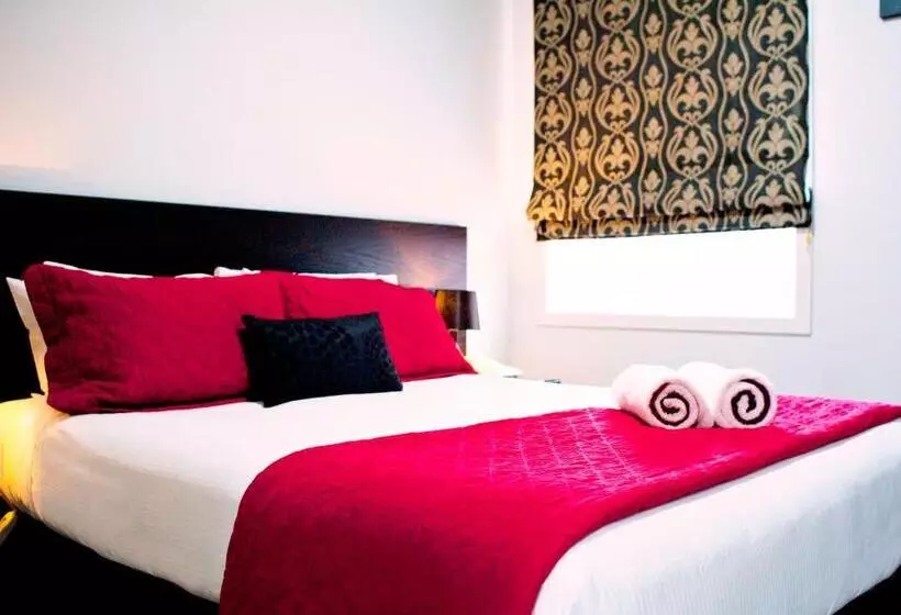 استودیوی لوکس, Dunedin Palms Motel