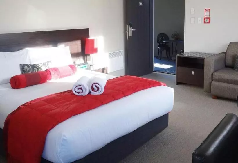 استودیوی استاندارد, Dunedin Palms Motel