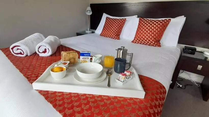 استودیوی استاندارد, Dunedin Palms Motel