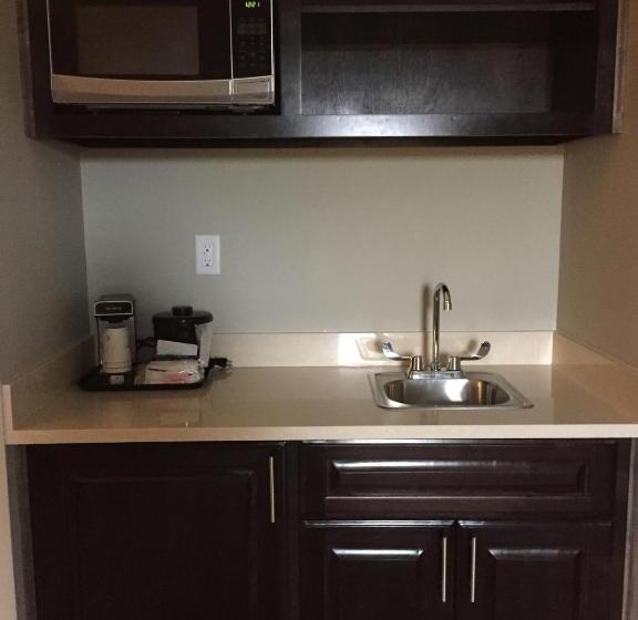 Люкс Deluxe Кровать Кинг, Baymont By Wyndham College Station