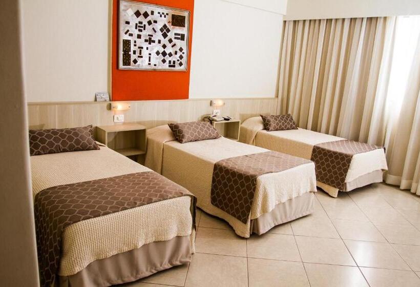 スタンダードトリプルルーム, Binder Quality Inn