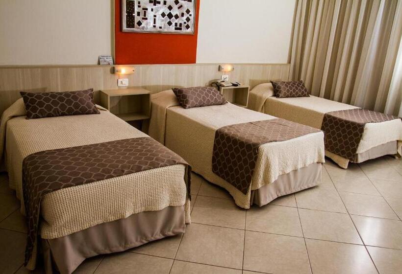 スタンダードトリプルルーム, Binder Quality Inn