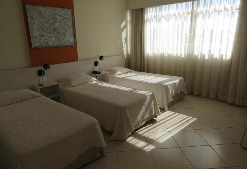 スタンダードトリプルルーム, Binder Quality Inn