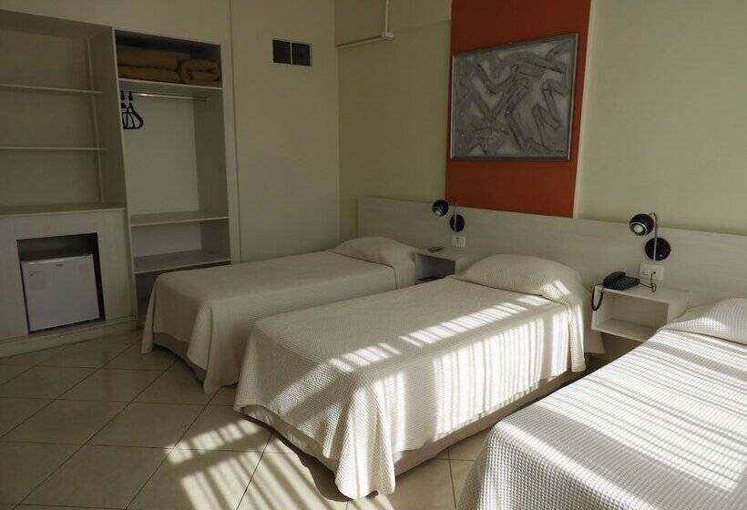 スタンダードトリプルルーム, Binder Quality Inn