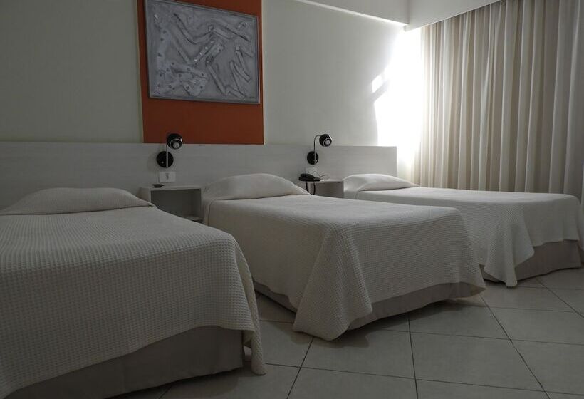 スタンダードトリプルルーム, Binder Quality Inn