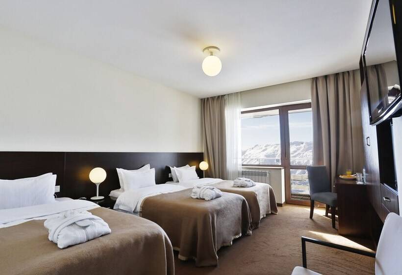 اتاق استاندارد سه تخته با بالکن, Carpe Diem Gudauri