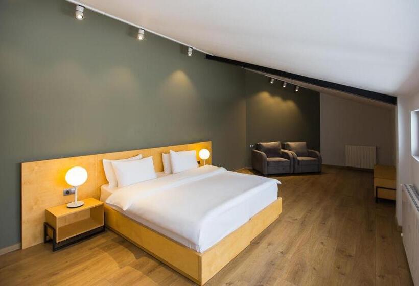 سوییت خانوادگی, Carpe Diem Gudauri