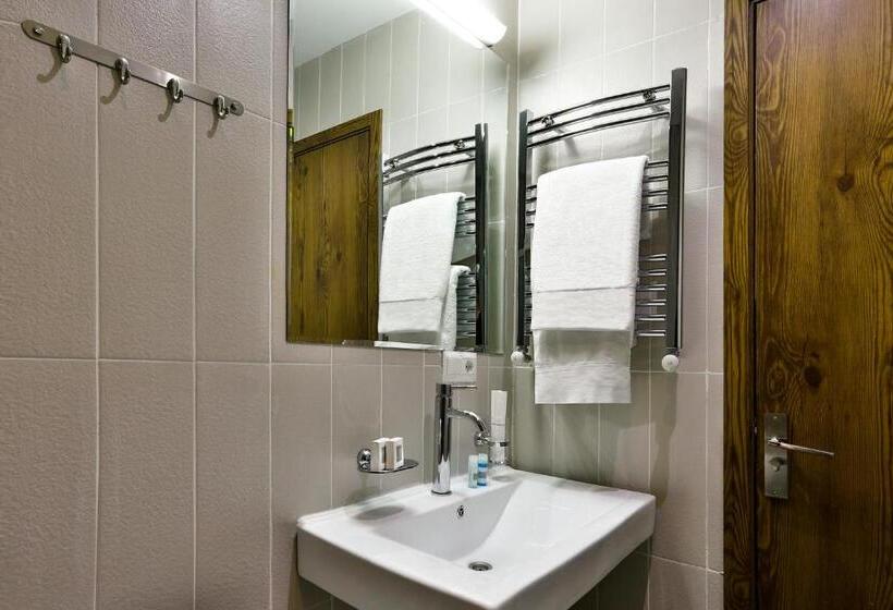 اتاق استاندارد سه تخته با بالکن, Carpe Diem Gudauri