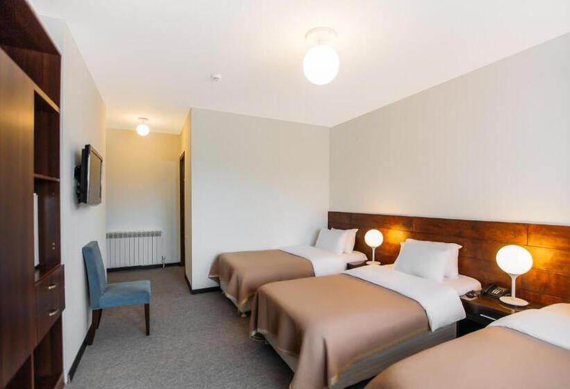 اتاق استاندارد سه تخته با بالکن, Carpe Diem Gudauri