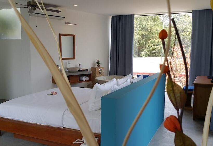 استودیوی استاندارد, Chez Moi Suite And Spa