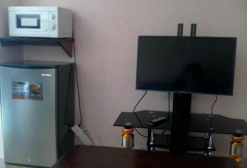 דירת חדר, Coastgate