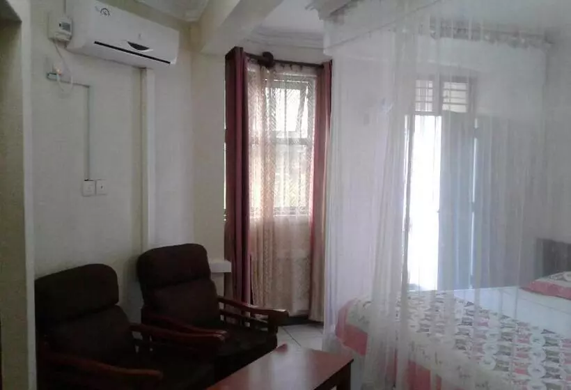 اتاق لوکس با تخت بزرگ, Coastgate