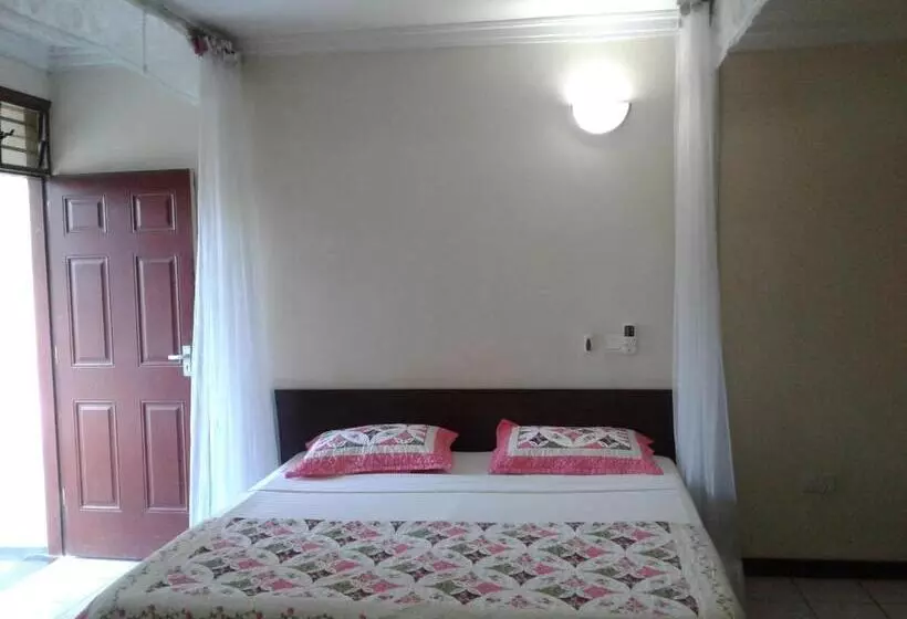 اتاق لوکس با تخت بزرگ, Coastgate