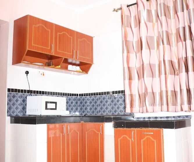 דירת חדר, Coastgate