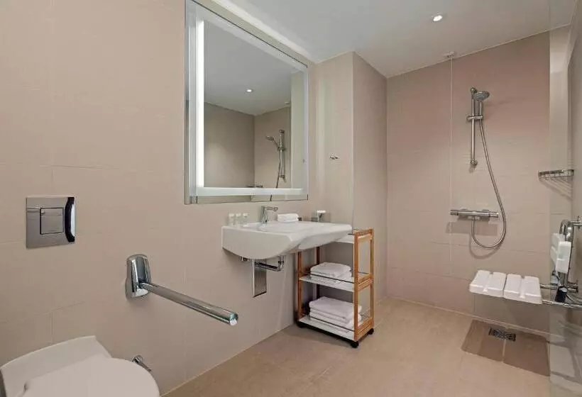 キングサイズベッドのスタンダードルーム, Courtyard By Marriott Gdynia Waterfront