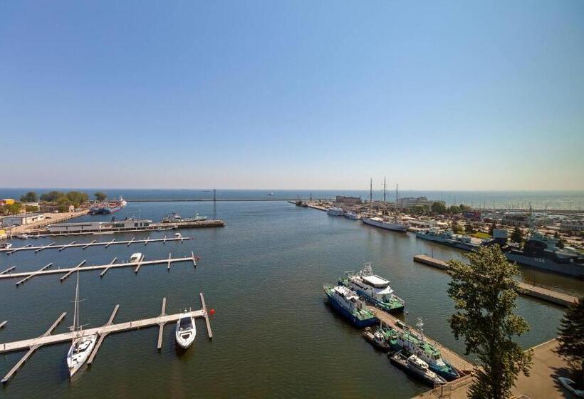 Номер Deluxe Кровать Кинг, Courtyard By Marriott Gdynia Waterfront