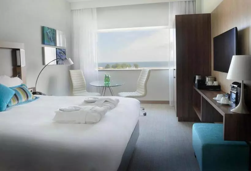 キングサイズベッドのデラックスルーム, Courtyard By Marriott Gdynia Waterfront