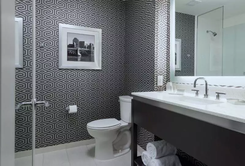 キングサイズベッドのスタンダードルーム, Fairfield Inn & Suites By Marriott Boston Cambridge